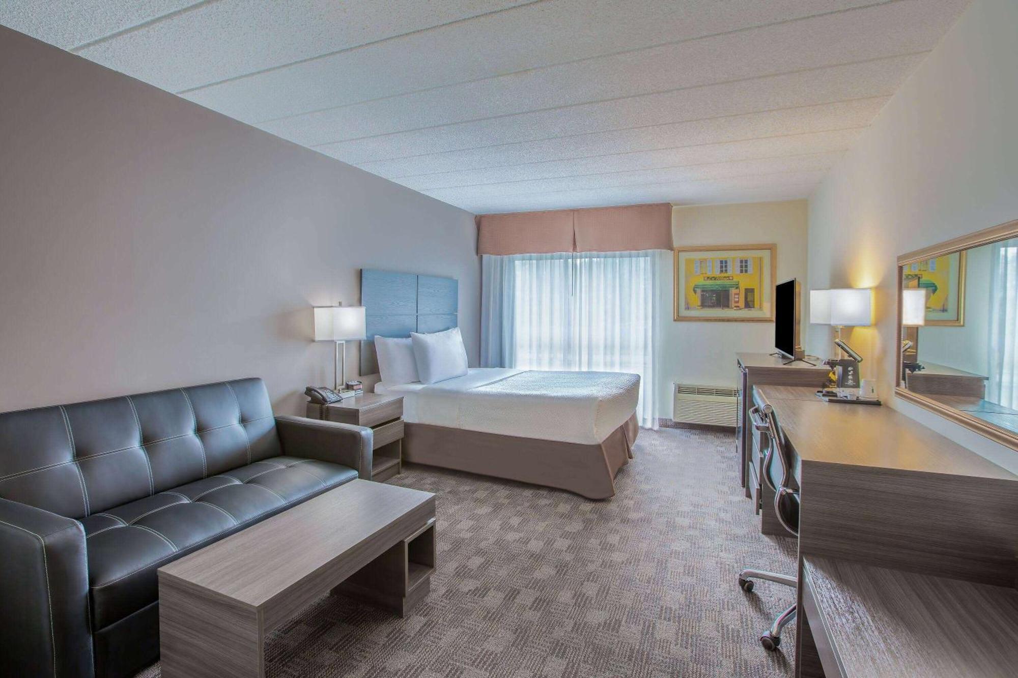 Days Inn By Wyndham Sudbury & Conference Centre Exteriör bild